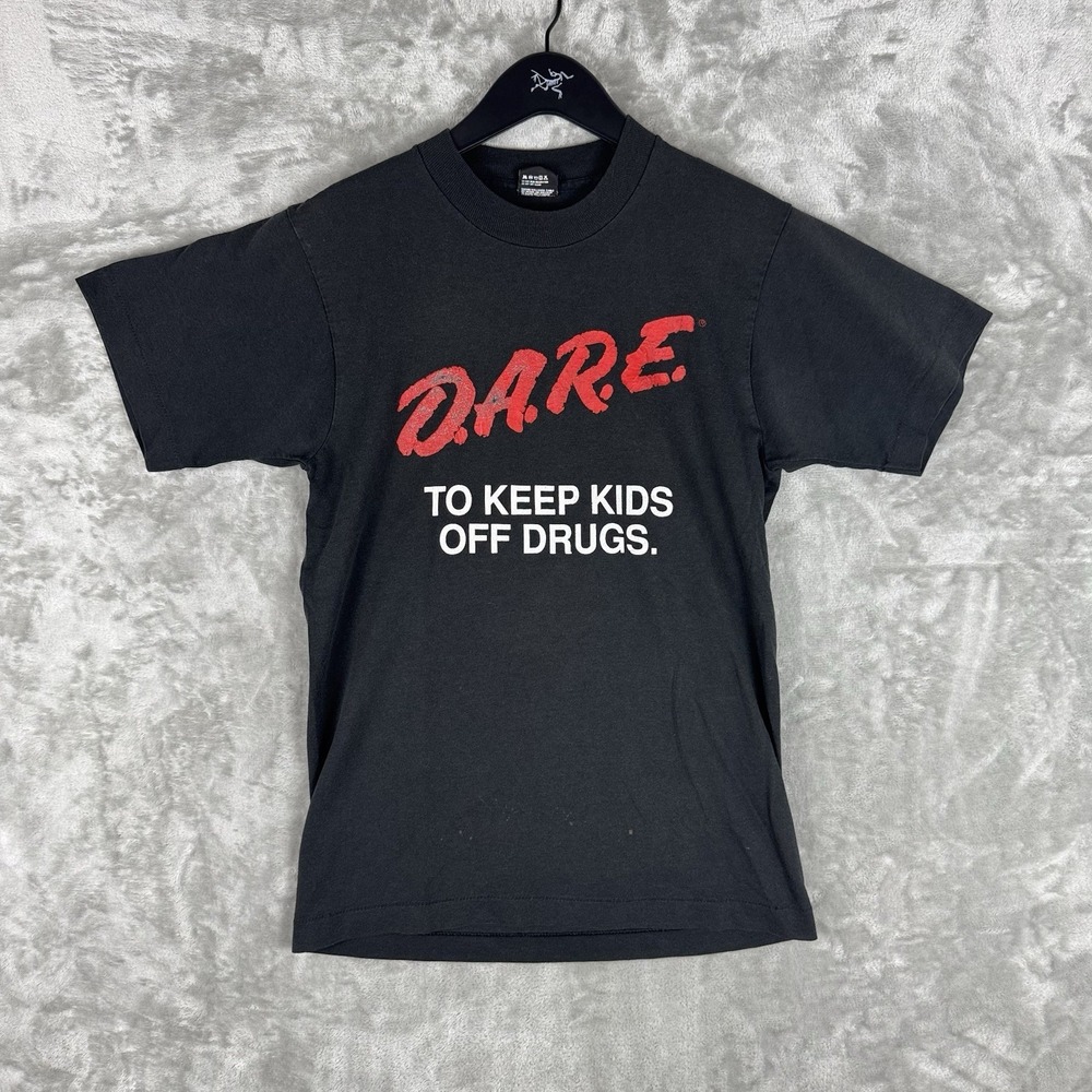 Vintage DARE To Resist Drugs And Violence T-Shirt Mens Size Medium 90s USA